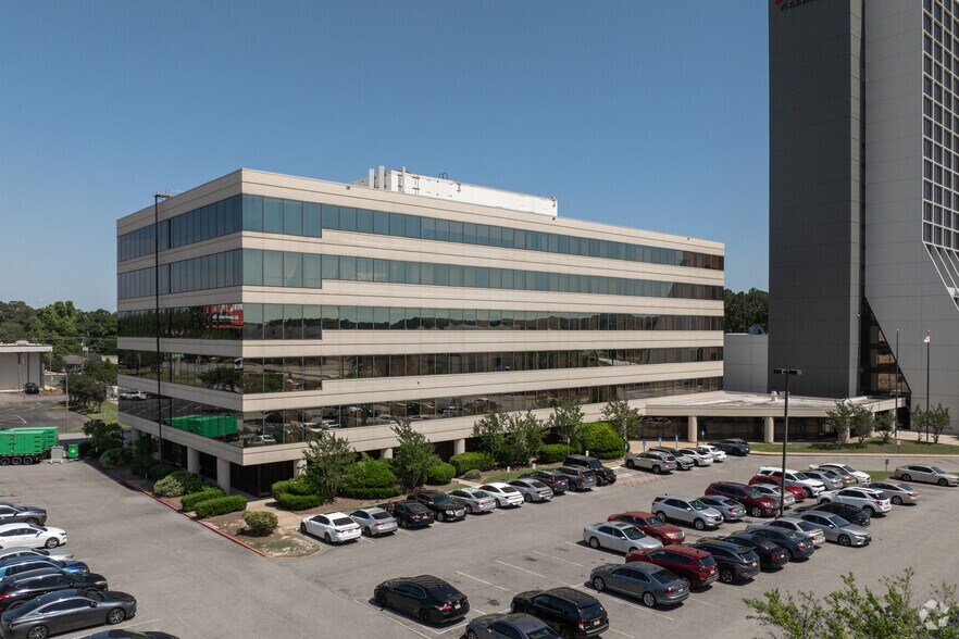 3103 Airport Blvd, Mobile, AL à louer - Photo du bâtiment - Image 2 de 10