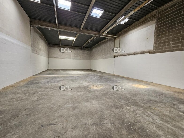 Industrial in Valenton for lease - Interior Photo - Image 3 of 9