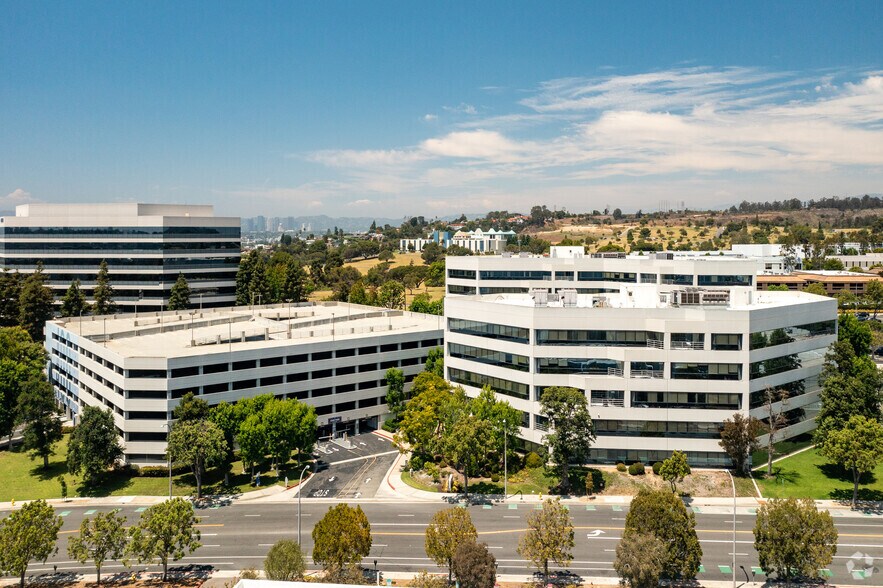 400 Corporate Pointe, Culver City, CA à louer - Photo principale - Image 1 de 21