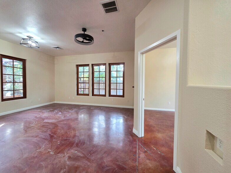 250 Vallombrosa Ave, Chico, CA à louer - Photo du bâtiment - Image 3 de 10