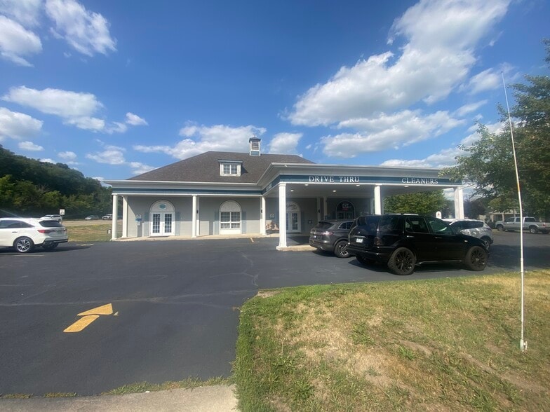 1915 Greenview Dr SW, Rochester, MN for sale - Building Photo - Image 1 of 1