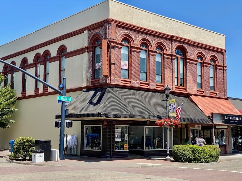 203-207 E Main St, Hillsboro, OR for sale - Building Photo - Image 1 of 19