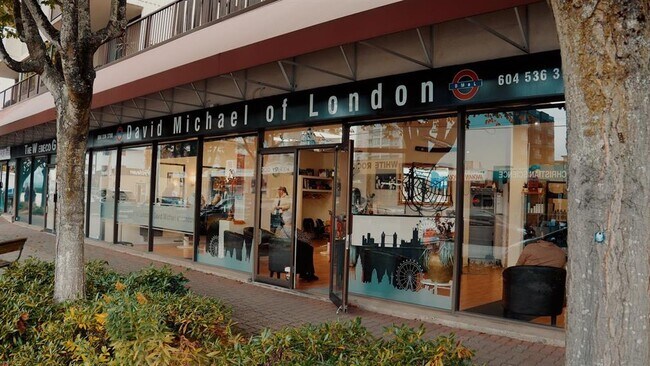 Plus de détails pour 15239 Russell Av, White Rock, BC - Commerce de détail à vendre