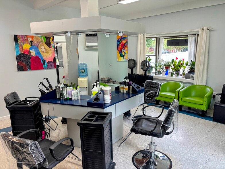 171 Main St, Deep River, CT à louer - Photo du bâtiment - Image 3 de 10