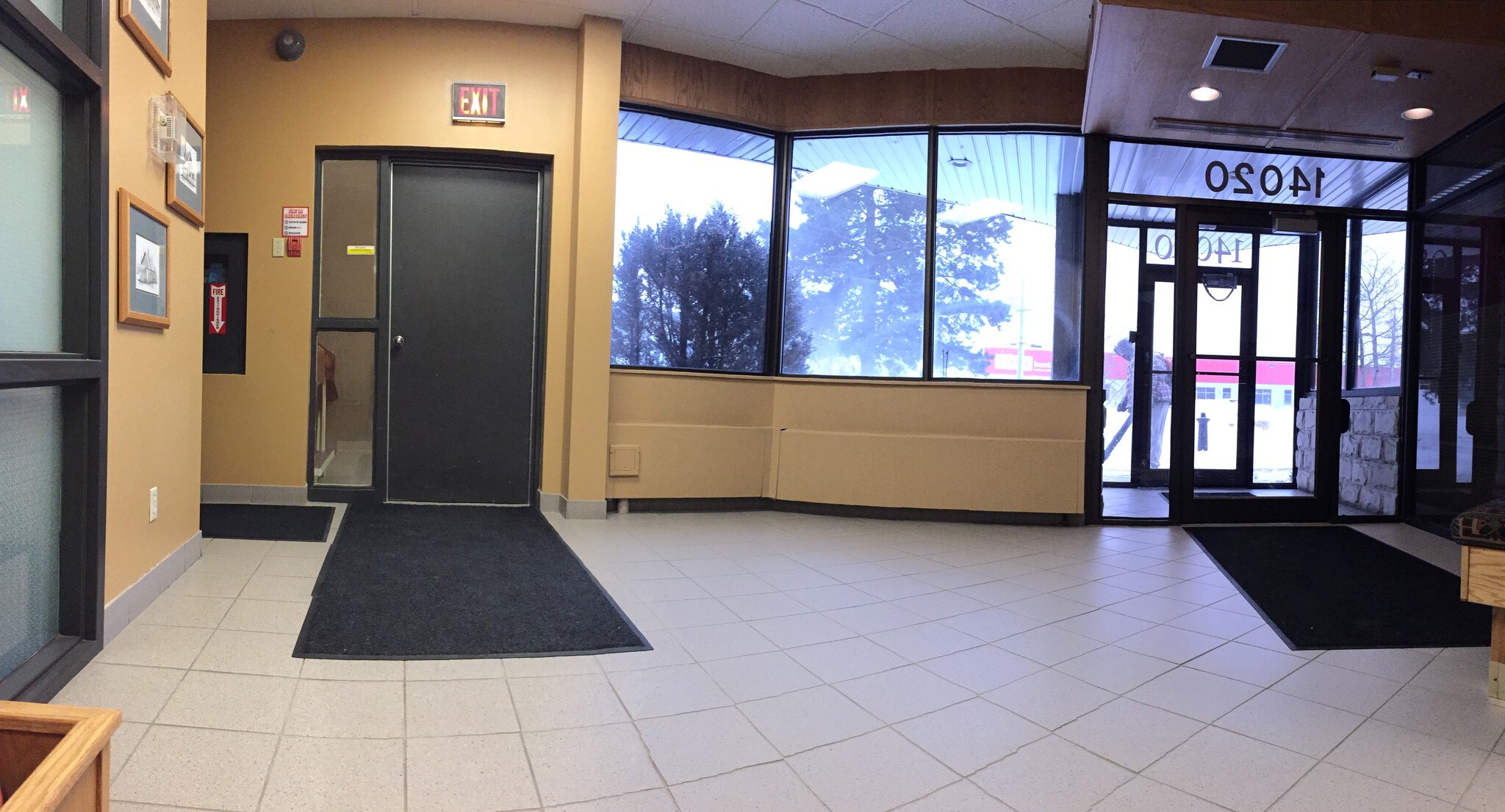 14020 128th Ave NW, Edmonton, AB à vendre Photo du bâtiment- Image 1 de 1