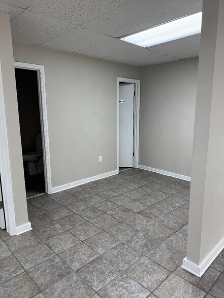 9320 Two Notch Rd, Columbia, SC à louer - Photo du bâtiment - Image 2 de 9