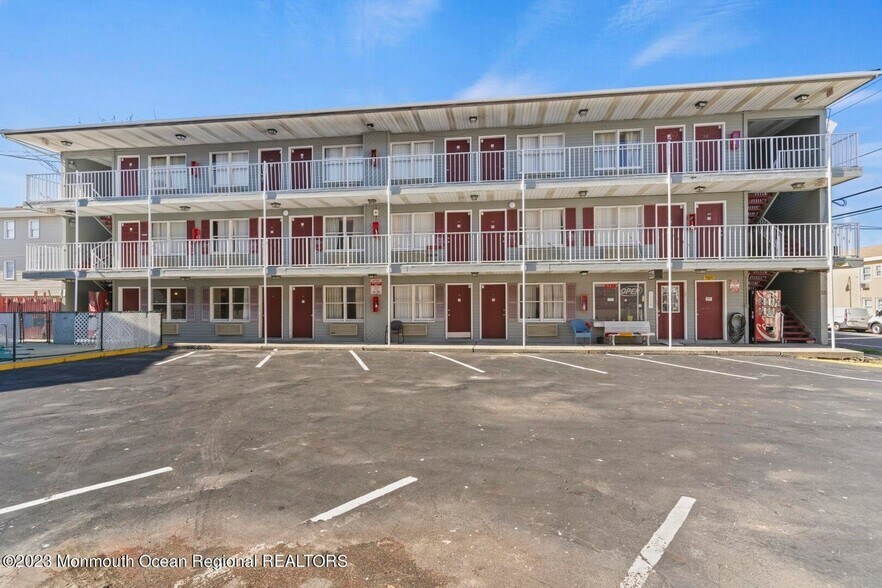 55 DuPont Ave 18, Seaside Heights, NJ for sale - Building Photo - Image 1 of 1
