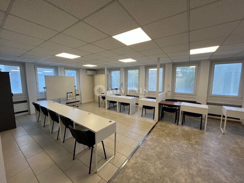 Office in Créteil for sale - Interior Photo - Image 3 of 12