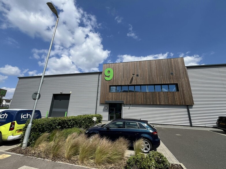 Cray Ave, Orpington for lease - Building Photo - Image 1 of 5
