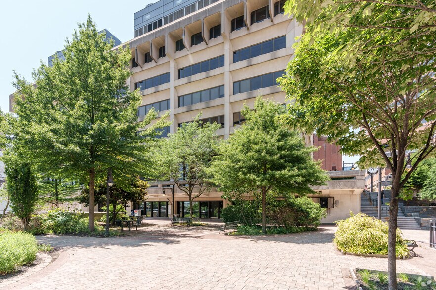 800 N King St, Wilmington, DE à louer - Photo du bâtiment - Image 2 de 15