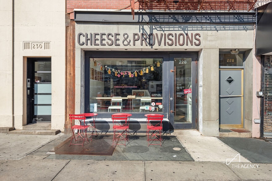 228 Flatbush Ave, Brooklyn, NY for lease - Building Photo - Image 3 of 12