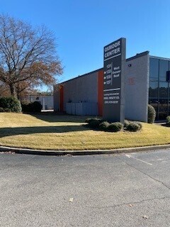 131 W Oxmoor Rd, Birmingham, AL à louer - Photo de l’enseigne - Image 3 de 11