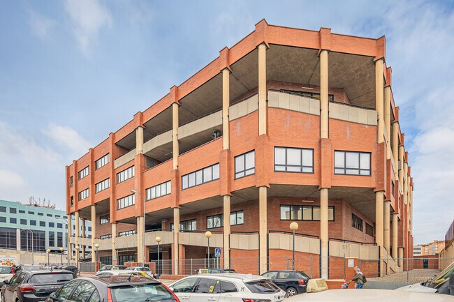 More details for Calle San Máximo, 31, Madrid - Industrial for Lease