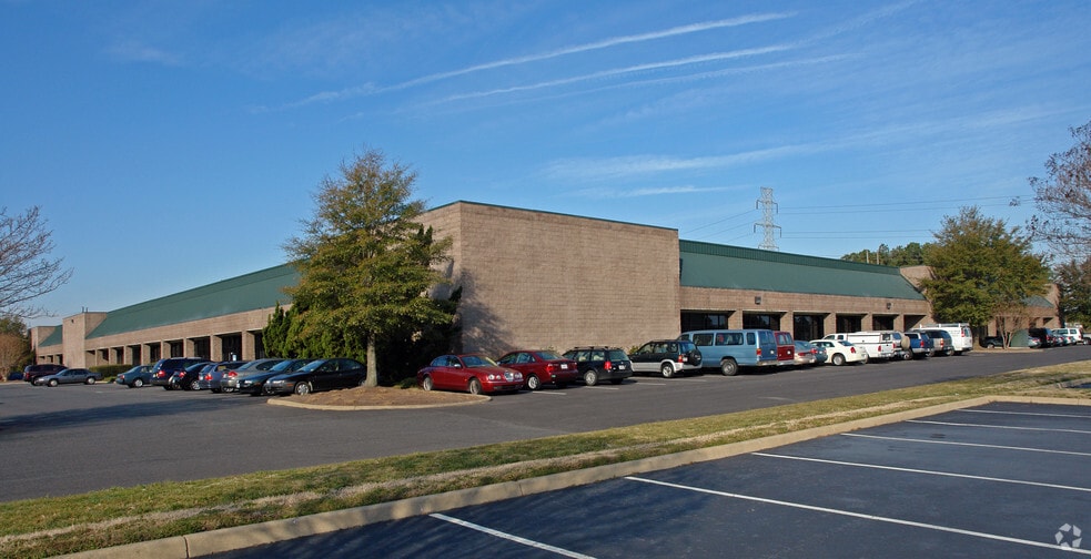 500 Woodlake Dr, Chesapeake, VA for lease - Building Photo - Image 3 of 12