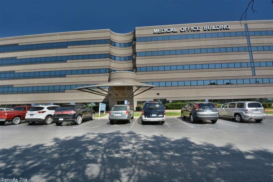 1 Mercy Ln, Hot Springs, AR à vendre - Photo du bâtiment - Image 2 de 14