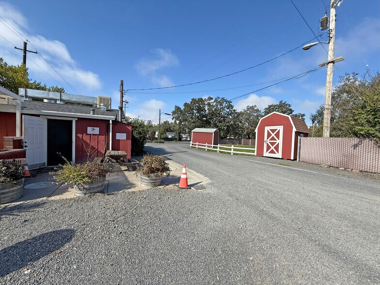 3535 Guerneville Rd, Santa Rosa, CA à louer - Photo principale - Image 2 de 14