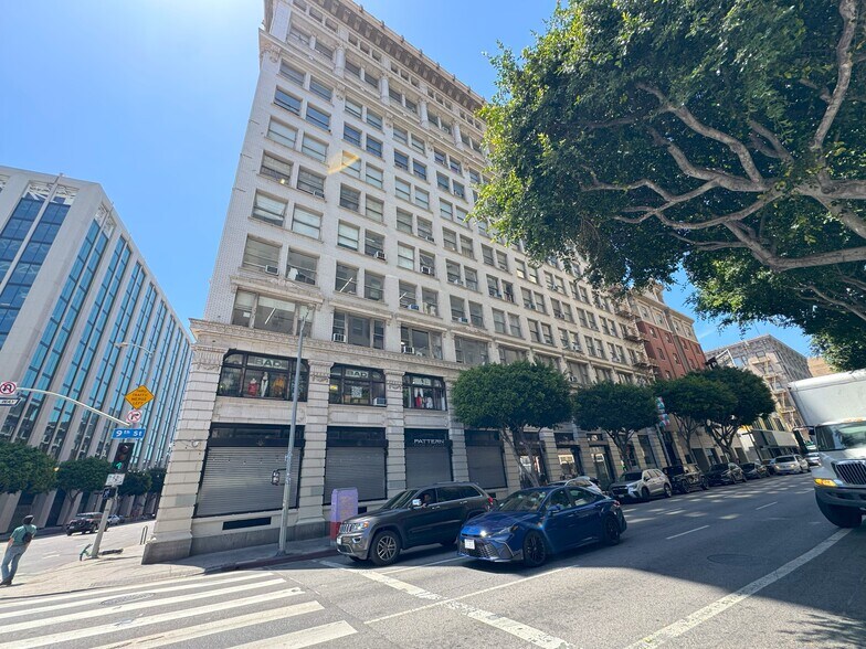 100-112 W 9th St, Los Angeles, CA à louer - Photo du bâtiment - Image 2 de 33
