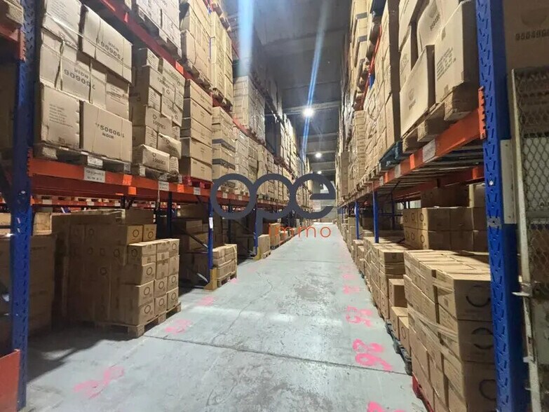 Industrial in Gonesse for lease - Interior Photo - Image 2 of 8