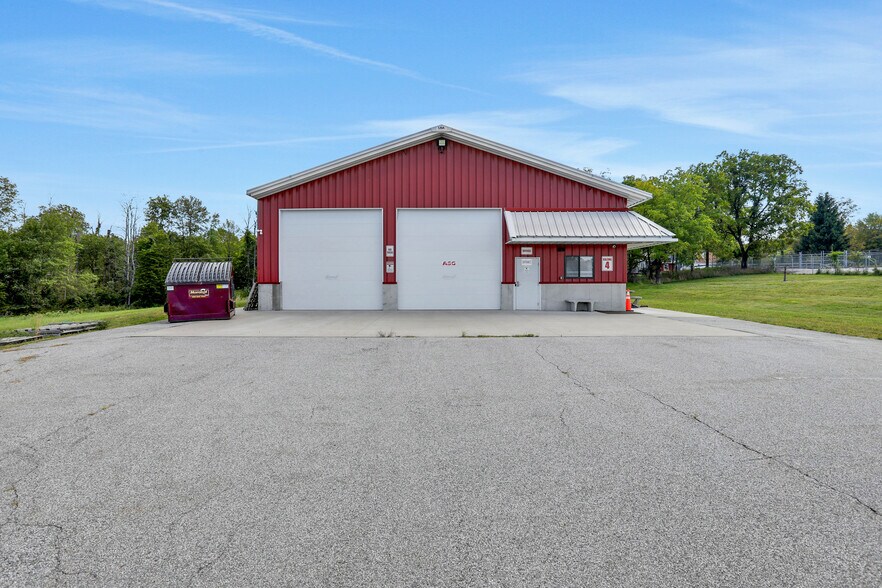 269 Stone Schoolhouse Rd, Bloomingburg, NY for lease - Building Photo - Image 1 of 30