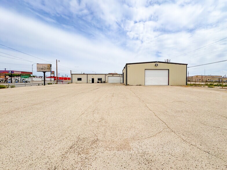 200 N Pine St, Kermit, TX à vendre - Photo du bâtiment - Image 3 de 31