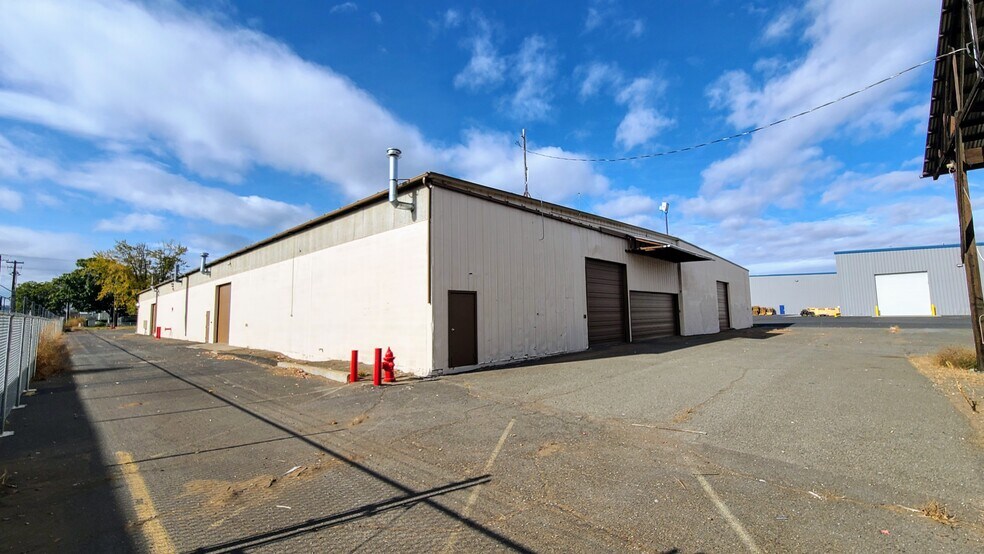 1223 N 6th Ave, Yakima, WA à louer - Photo du bâtiment - Image 3 de 18