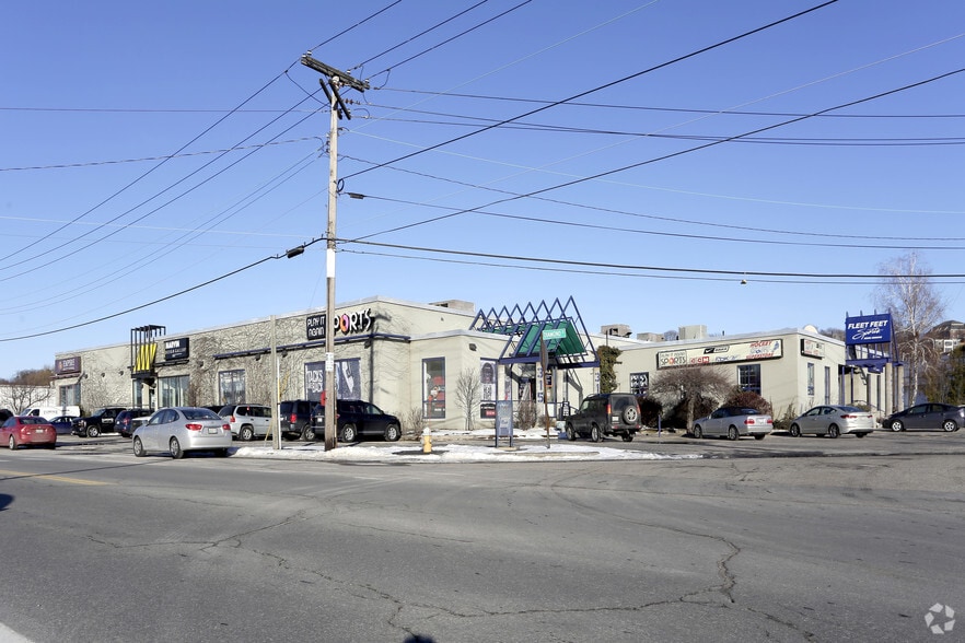 309-323 Marginal Way, Portland, ME for lease - Primary Photo - Image 1 of 8