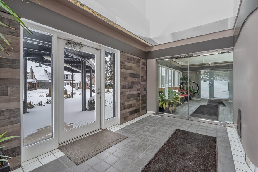 3300 James St, Syracuse, NY for lease - Building Photo - Image 3 of 11