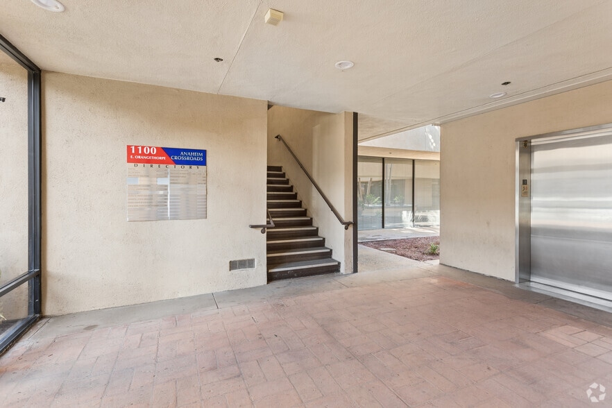 1661 N Raymond Ave, Anaheim, CA for lease - Lobby - Image 3 of 33