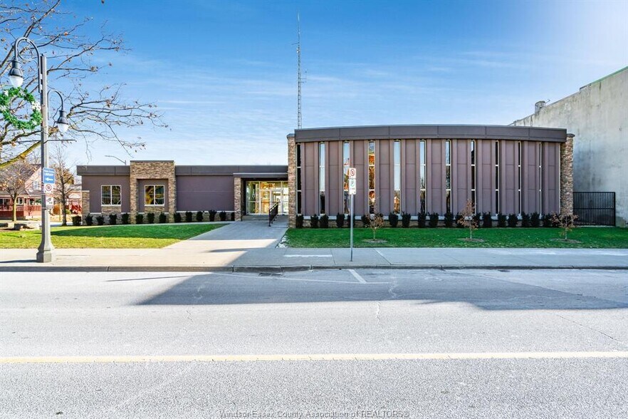 38 Erie St N, Leamington, ON for sale - Building Photo - Image 1 of 1