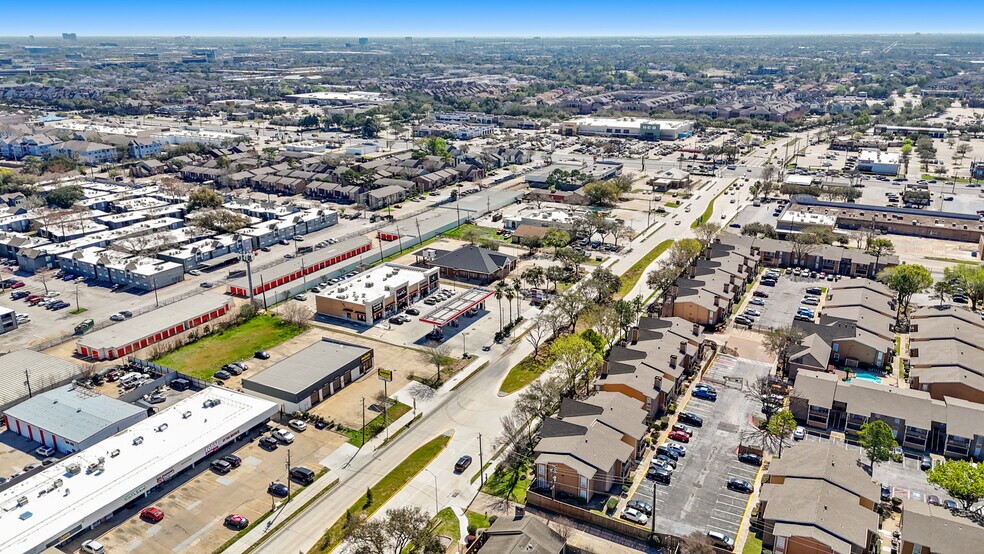 2343 S Kirkwood Rd, Houston, TX à vendre - Photo du bâtiment - Image 2 de 7