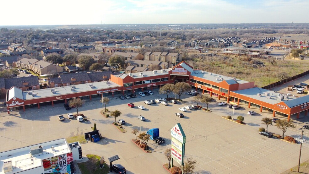 2045 N State Highway 360, Grand Prairie, TX à louer - Photo du bâtiment - Image 2 de 6