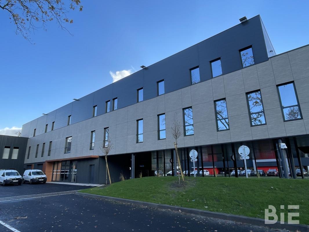 Flex in Mérignac for lease Building Photo- Image 1 of 13