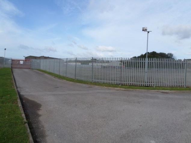 North Rd, Bridgend à louer - Photo du bâtiment - Image 1 de 4