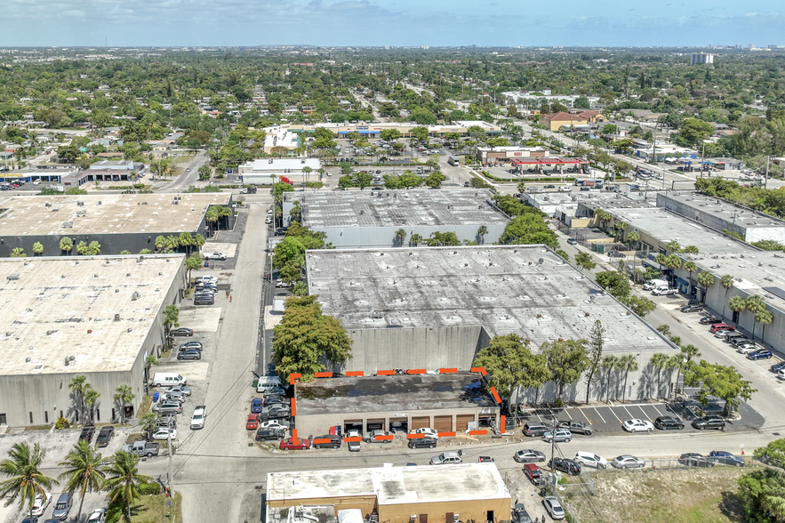 900 NW 10th Ter, Fort Lauderdale, FL for sale - Building Photo - Image 1 of 1