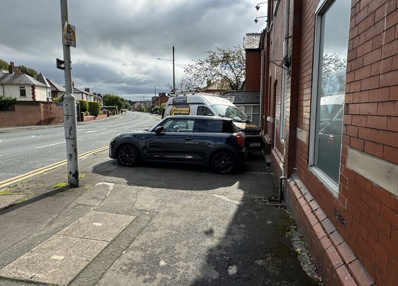 1-3 Chorley Rd, Preston à vendre - Photo du bâtiment - Image 2 de 2