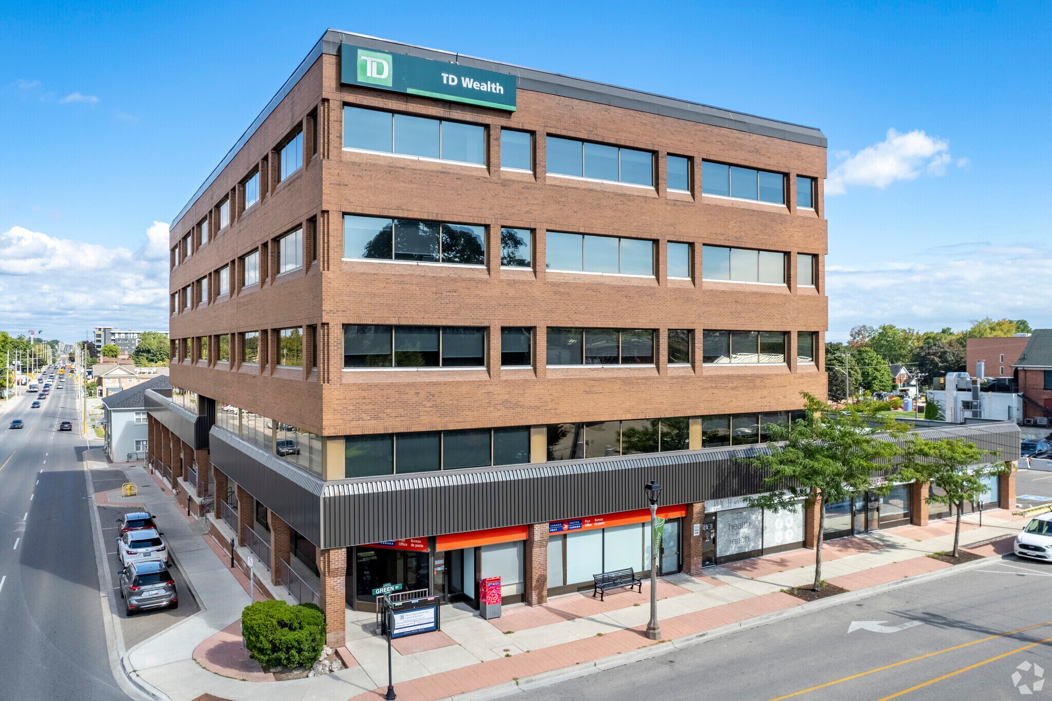 209 Dundas St E, Whitby, ON for lease Primary Photo- Image 1 of 4