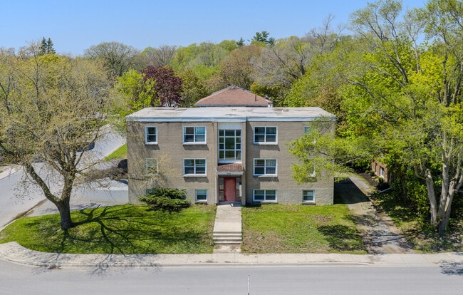 More details for 304 Yonge St, Kingston, ON - Multifamily for Sale