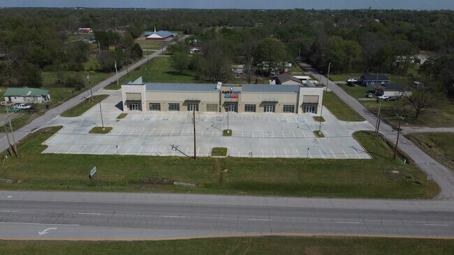 Plus de détails pour 900 Meriweather St, Okmulgee, OK - Commerce de détail à louer