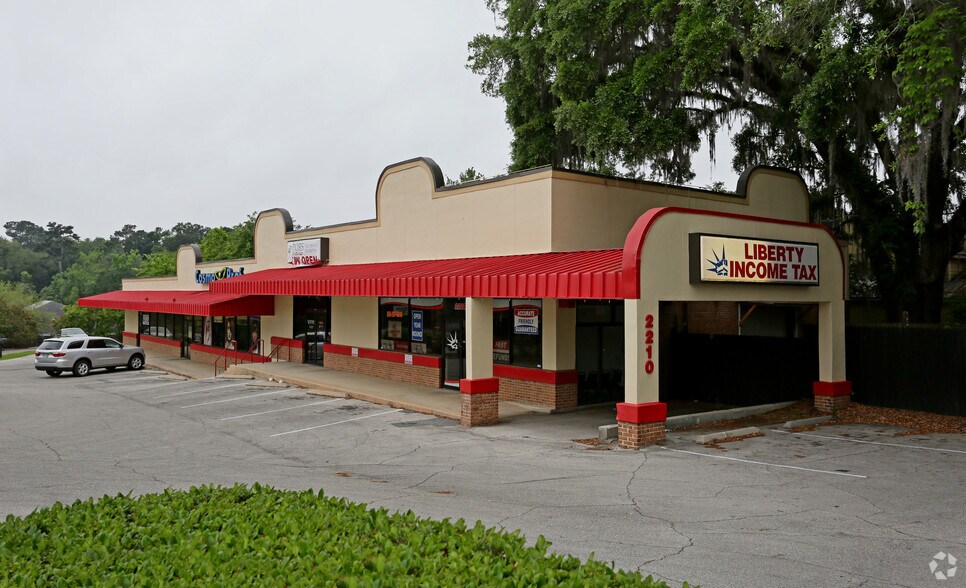 2210-2218 N Monroe St, Tallahassee, FL à louer - Photo du bâtiment - Image 2 de 5