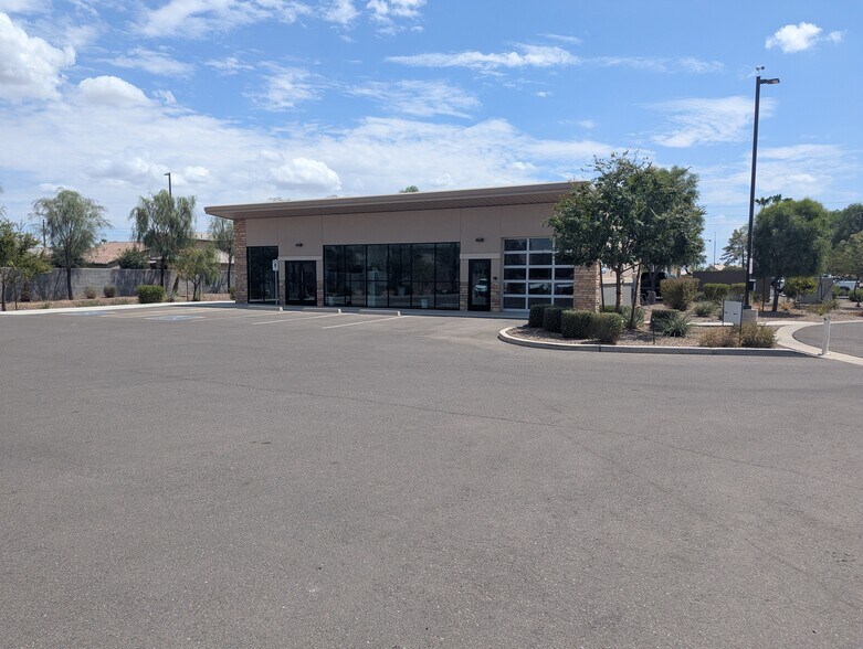 1340 E Riggs Rd, Chandler, AZ à louer - Photo principale - Image 1 de 8