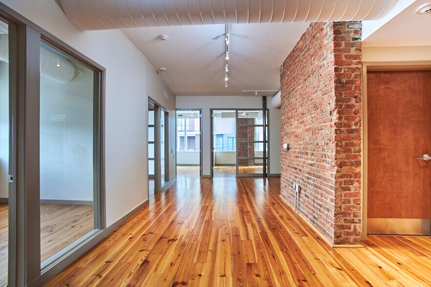 1000 W Main St, Durham, NC à louer - Photo du bâtiment - Image 3 de 13