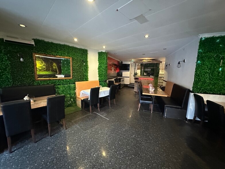 188 Charminster Rd, Bournemouth à louer - Photo du bâtiment - Image 2 de 9