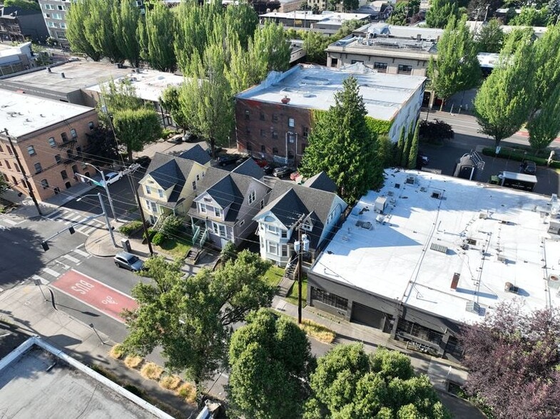 732 NE Couch St, Portland, OR for sale - Building Photo - Image 2 of 8