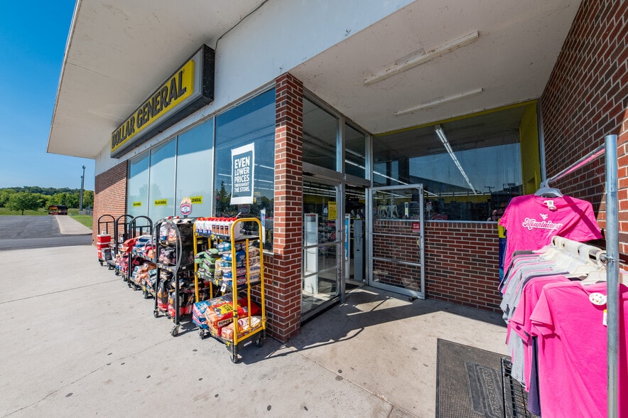 2 Mountain View St, Petersburg, WV for sale - Building Photo - Image 3 of 10