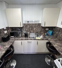 16 College Ave, Harrow for lease Interior Photo- Image 1 of 2