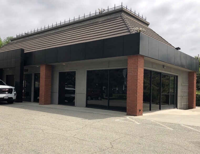 18120 Studebaker Rd, Cerritos, CA à vendre - Photo du bâtiment - Image 3 de 5