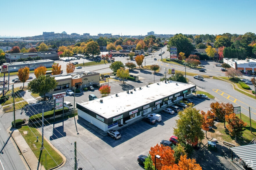 2620 Cobb Pky SE, Smyrna, GA à louer - Photo du bâtiment - Image 2 de 6