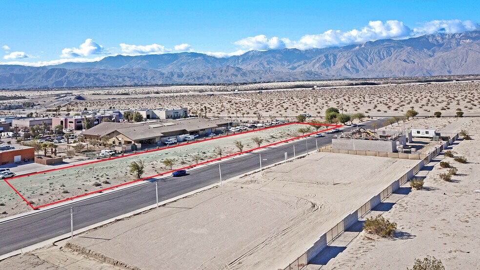 72055 Watt, Thousand Palms, CA à vendre - Photo du bâtiment - Image 2 de 7