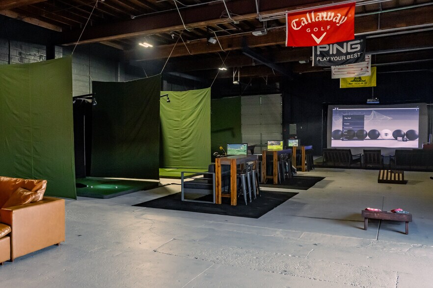 1807 NE Diamond Lake Blvd, Roseburg, OR à louer - Photo du bâtiment - Image 2 de 2