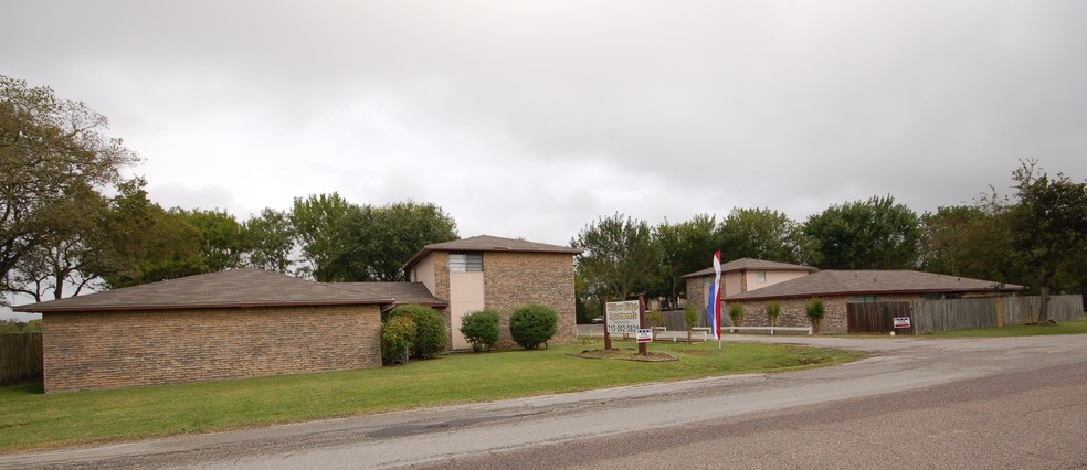 9000 Shiro Rd, Hitchcock, TX à vendre - Photo du bâtiment - Image 1 de 1